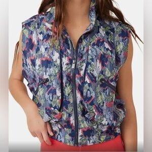 Free People Movement Off the Grid Zip up Vest‎ in Supernova Floral Lightweight